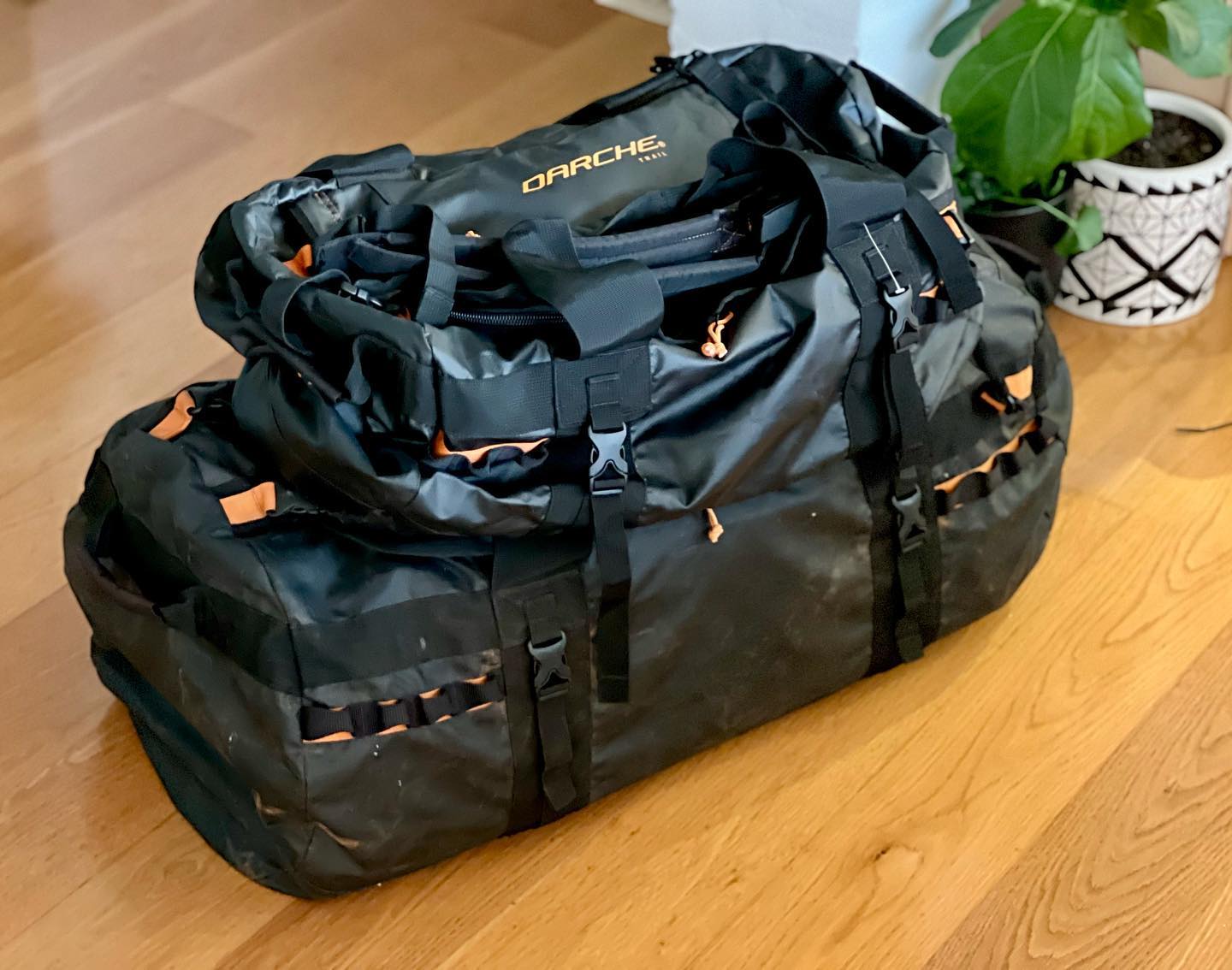 You used to have to buy ridiculously overpriced alpine gear for expedition bags, but I’m running all @darcheoutdoorgear bags now. They’ve been from coast to coast, on boats, in the dirt, planes, trains and they’re legendary.
A good bag is hard to find…a great bag is impossible to destroy.